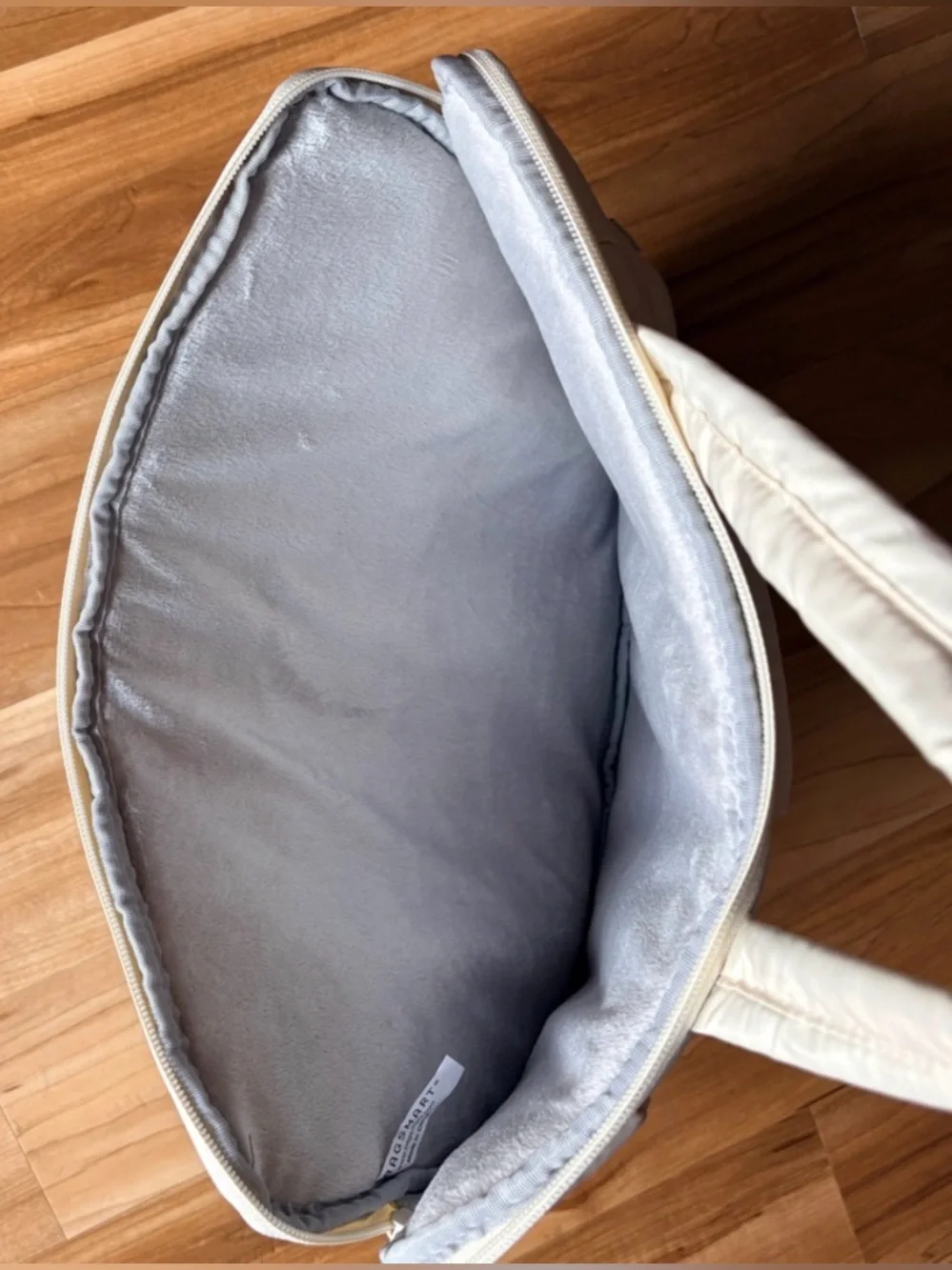 Bagsmart Cream Puffy Laptop Bag